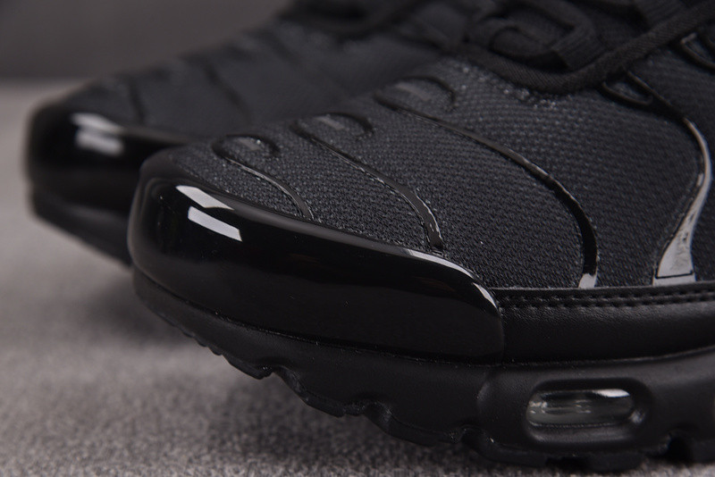 Nike Air Max Plus "Multi-Swoosh" | FJ4224-001