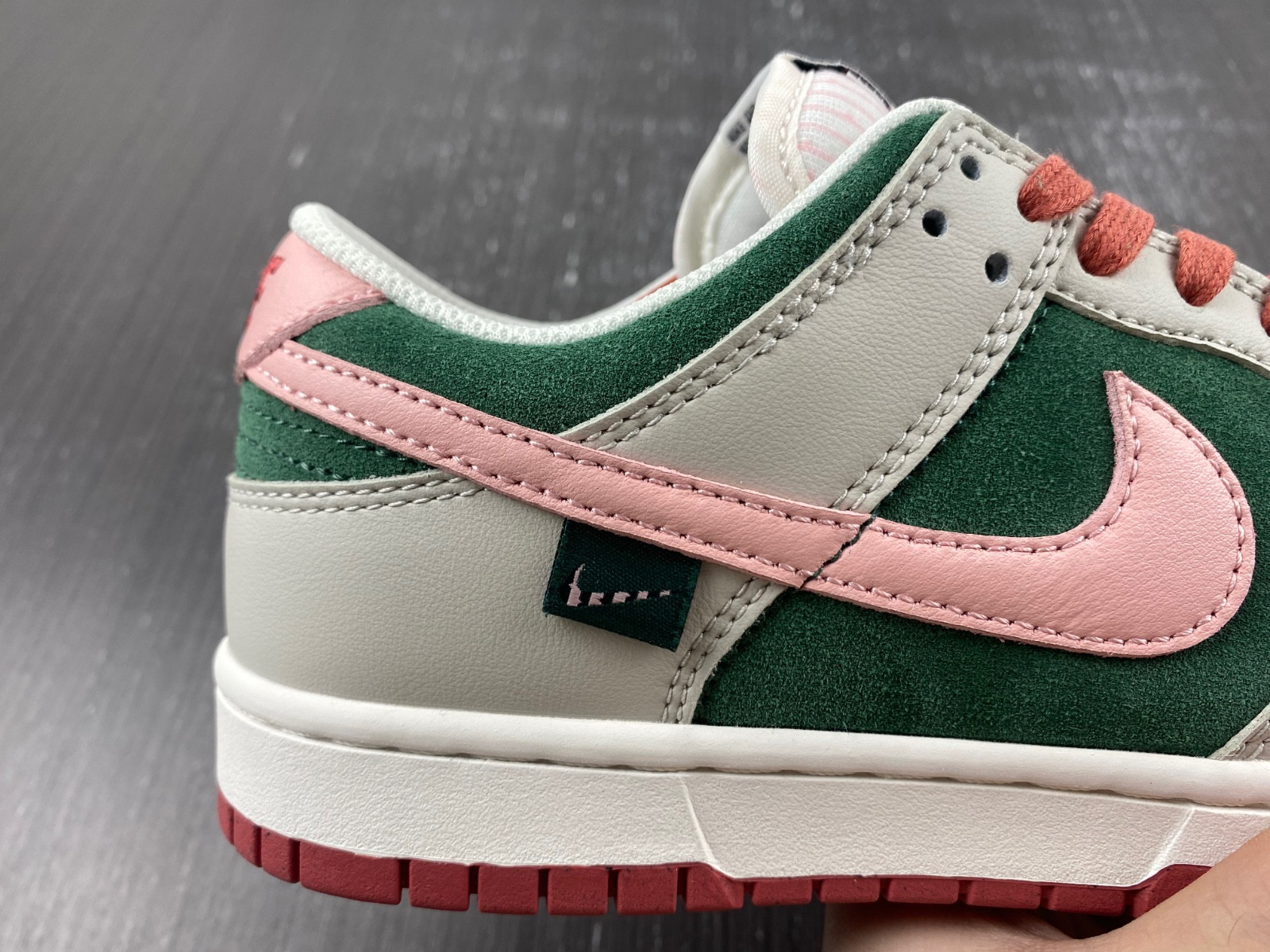 Wmns Dunk Low SE